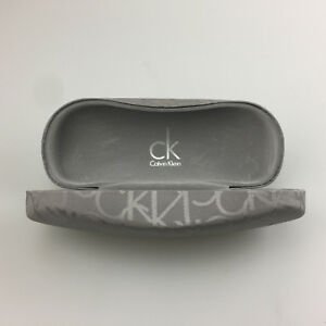 Calvin Klein CK logo case (medium) with cloth